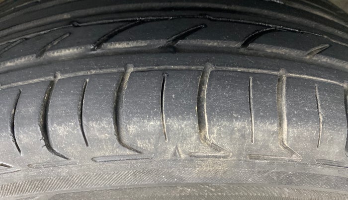 2015 Honda Amaze 1.2L I-VTEC VX, Petrol, Manual, 56,027 km, Right Front Tyre Tread