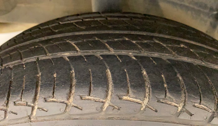 2012 Toyota Etios GD, Diesel, Manual, 72,701 km, Right Rear Tyre Tread