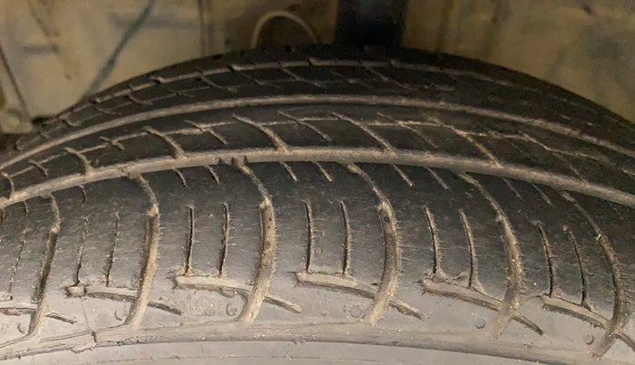 2012 Toyota Etios GD, Diesel, Manual, 72,701 km, Left Front Tyre Tread