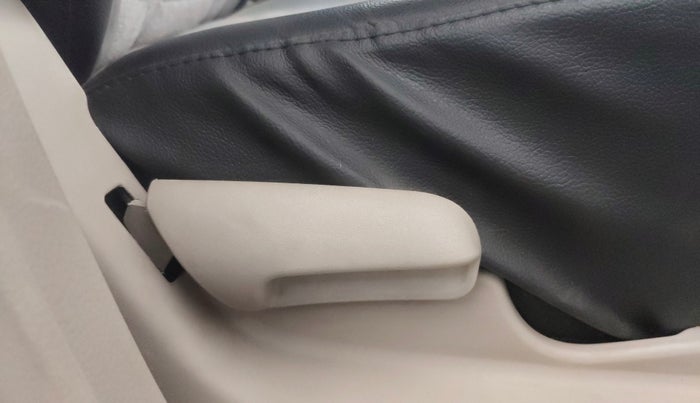 2019 Maruti Celerio VXI (O) CNG, CNG, Manual, 45,353 km, Driver Side Adjustment Panel