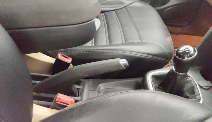 2016 Volkswagen Ameo HIGHLINE1.2L, Petrol, Manual, 59,833 km, Gear Lever