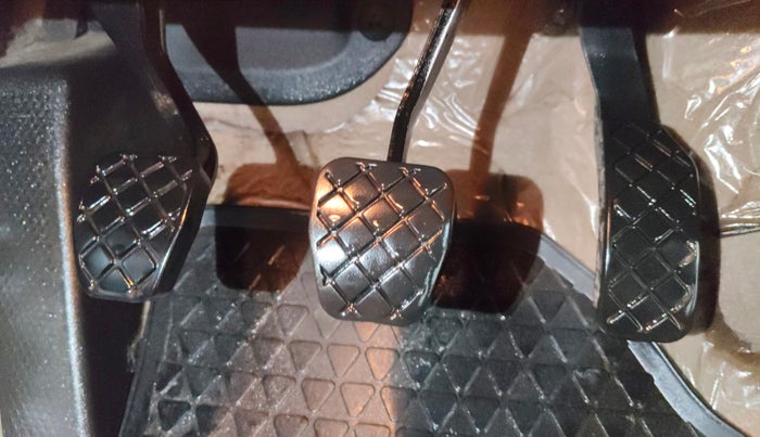 2016 Volkswagen Ameo HIGHLINE1.2L, Petrol, Manual, 59,833 km, Pedals