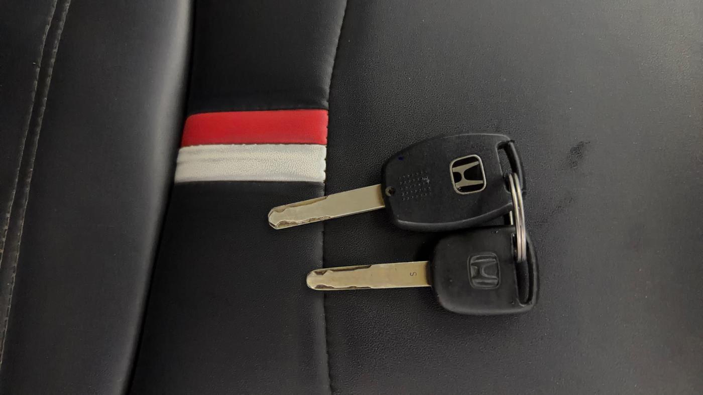 2018 Honda Brio S(O) MT, Petrol, Manual, 48,066 km, Key Close Up