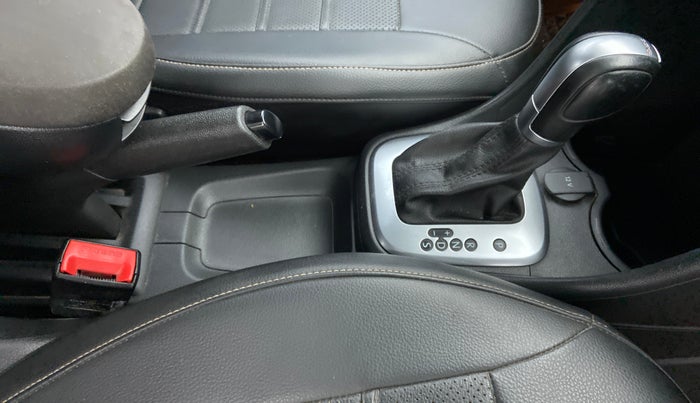 2018 Volkswagen Vento HIGHLINE 1.5 AT, Diesel, Automatic, 50,087 km, Gear Lever