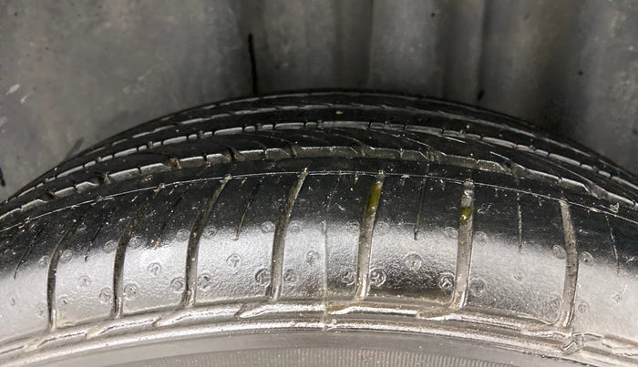 2018 Volkswagen Vento HIGHLINE 1.5 AT, Diesel, Automatic, 50,087 km, Left Rear Tyre Tread