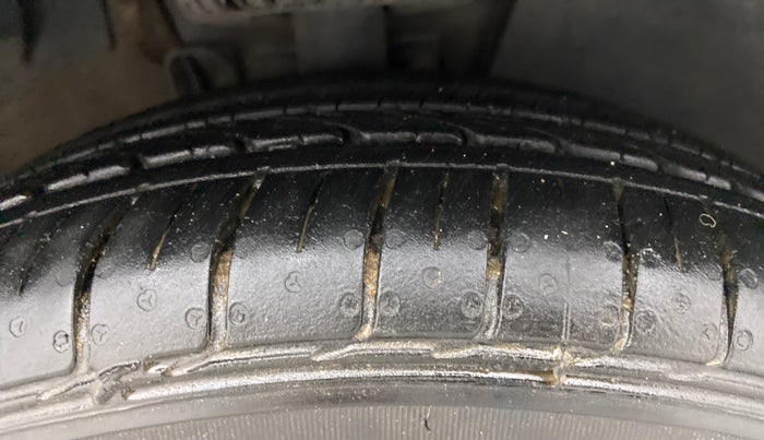 2018 Volkswagen Vento HIGHLINE 1.5 AT, Diesel, Automatic, 50,087 km, Right Front Tyre Tread