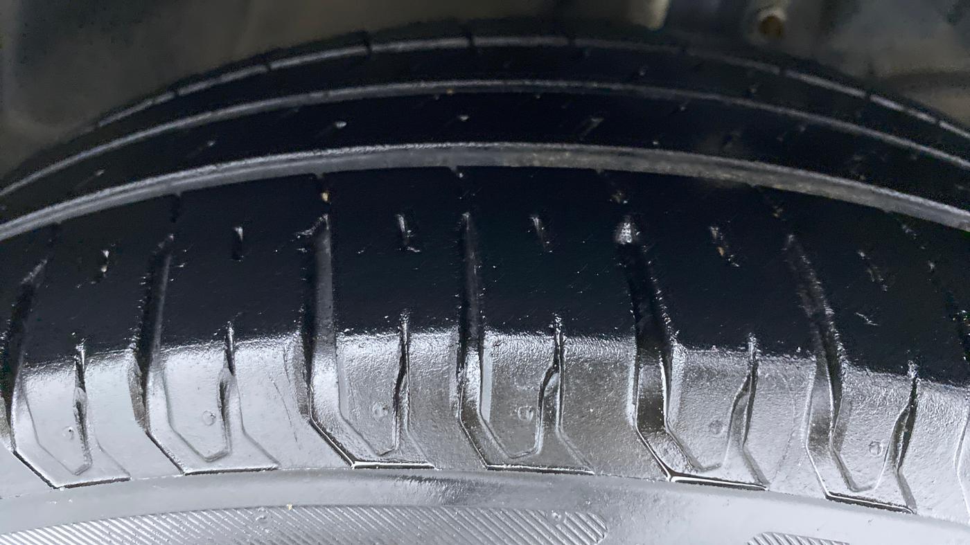 2021 Maruti Ertiga VXI CNG, CNG, Manual, 35,141 km, Right Front Tyre Tread
