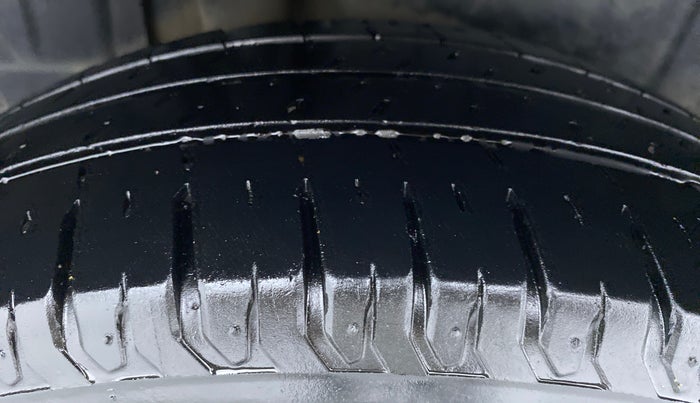 2021 Maruti Ertiga VXI CNG, CNG, Manual, 35,141 km, Right Rear Tyre Tread