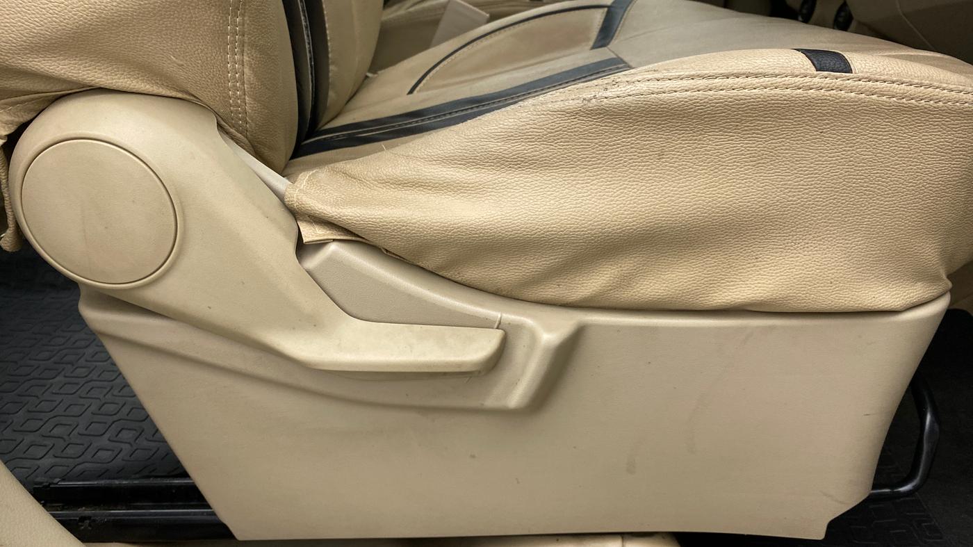 2021 Maruti Ertiga VXI CNG, CNG, Manual, 35,141 km, Driver Side Adjustment Panel