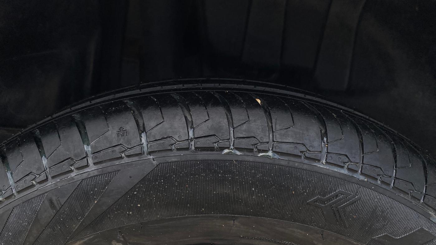 2022 Maruti Swift VXI, Petrol, Manual, 20,408 km, Right Rear Tyre Tread