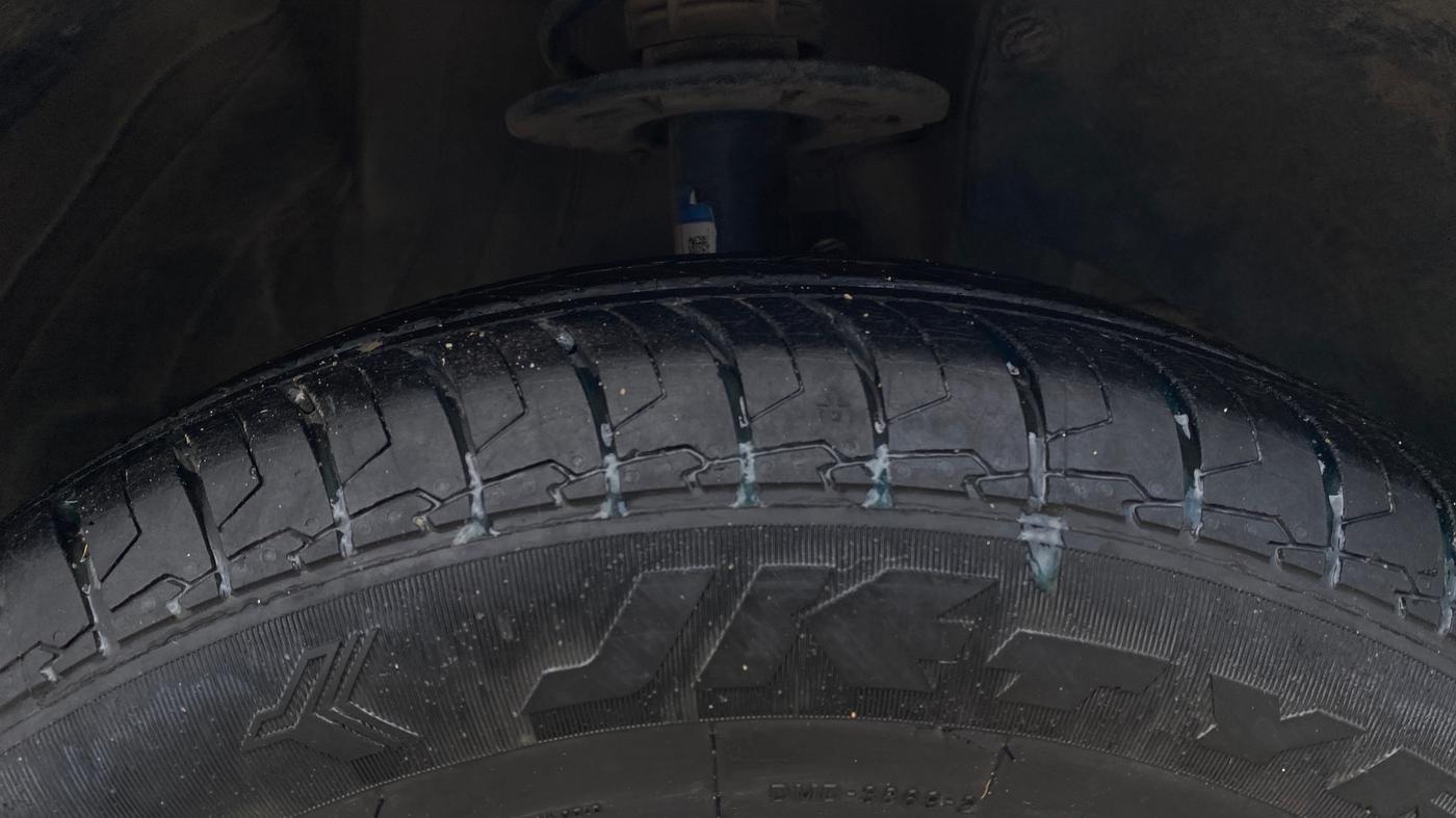 2022 Maruti Swift VXI, Petrol, Manual, 20,408 km, Right Front Tyre Tread
