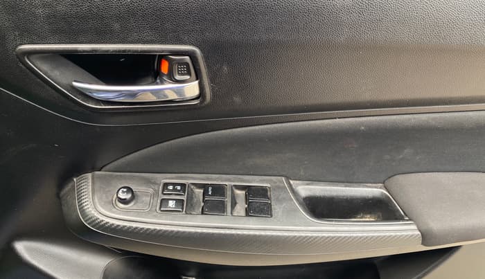 2022 Maruti Swift VXI, Petrol, Manual, 20,408 km, Driver Side Door Panels Control