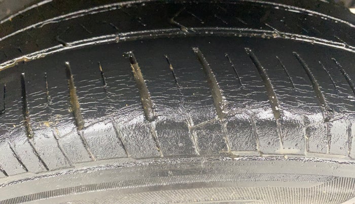 2019 Hyundai Grand i10 SPORTZ 1.2 KAPPA VTVT, Petrol, Manual, 38,471 km, Left Rear Tyre Tread