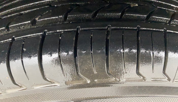 2019 Hyundai Grand i10 SPORTZ 1.2 KAPPA VTVT, Petrol, Manual, 38,471 km, Left Front Tyre Tread