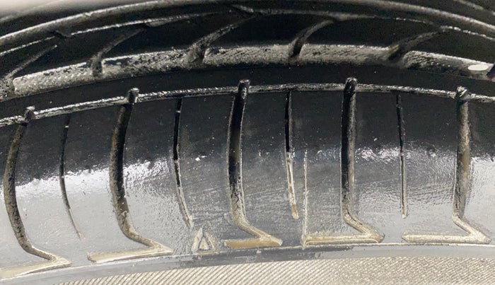 2019 Hyundai Grand i10 SPORTZ 1.2 KAPPA VTVT, Petrol, Manual, 38,471 km, Right Front Tyre Tread