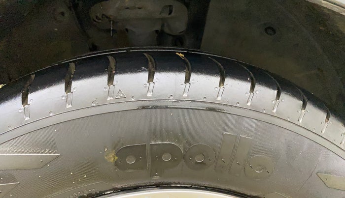 2023 KIA CARENS PRESTIGE 1.5 DIESEL IMT 7 STR, Diesel, Manual, 1,02,184 km, Right Front Tyre Tread