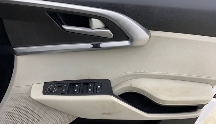 2023 KIA CARENS PRESTIGE 1.5 DIESEL IMT 7 STR, Diesel, Manual, 1,02,184 km, Driver Side Door Panels Control