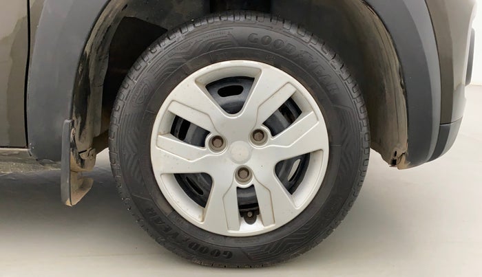 2017 Renault Kwid RXT 1.0 AMT (O), Petrol, Automatic, 58,795 km, Right Front Wheel