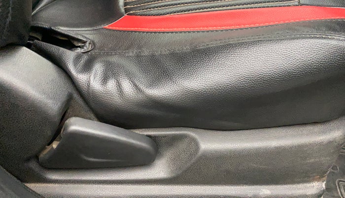 2017 Renault Kwid RXT 1.0 AMT (O), Petrol, Automatic, 58,795 km, Driver Side Adjustment Panel