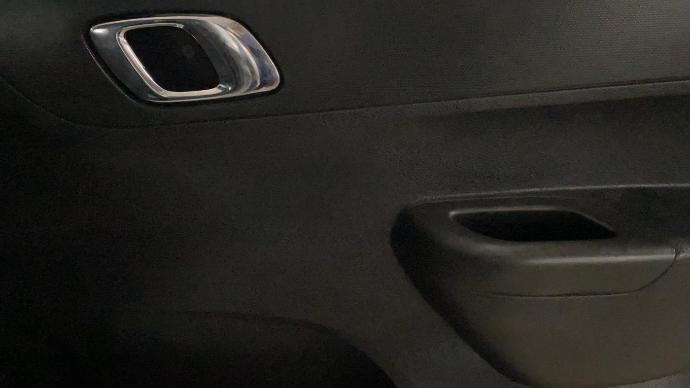 2019 Renault Kwid RXT 1.0 AMT (O), Petrol, Automatic, 97,861 km, Driver Side Door Panels Control