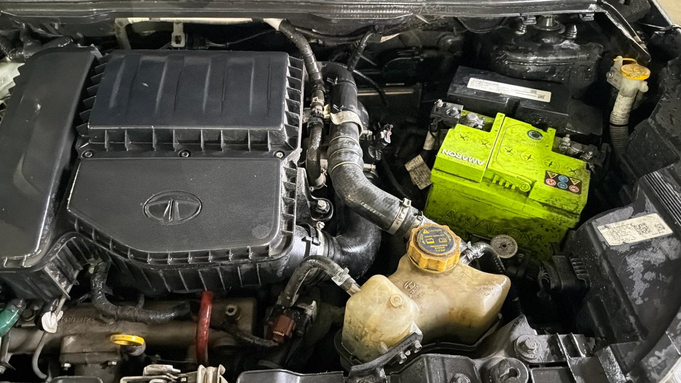 2022 Tata NEXON XZA PLUS (O) DIESEL DARK EDITION, Diesel, Automatic, 98,286 km, Engine View - Left