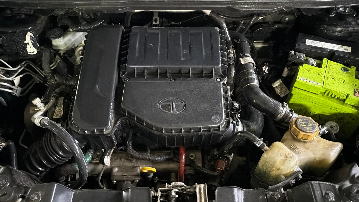 2022 Tata NEXON XZA PLUS (O) DIESEL DARK EDITION, Diesel, Automatic, 98,286 km, Engine View