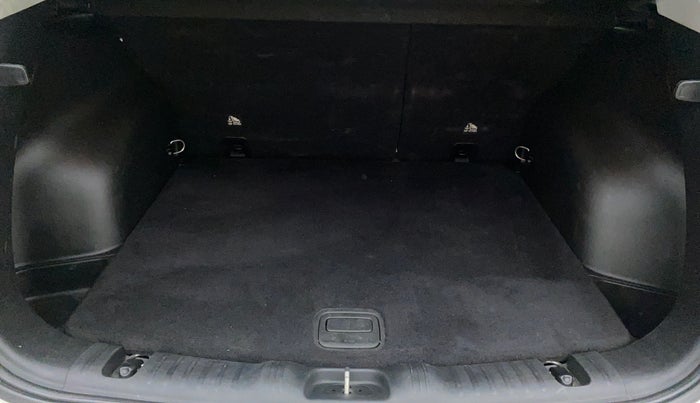 2018 Jeep Compass LIMITED 2.0 4*4, Diesel, Manual, 74,444 km, Boot Inside