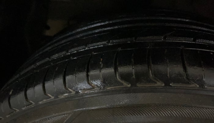 2021 Hyundai NEW I20 ASTA 1.0 GDI TURBO DCT, Petrol, Automatic, 30,375 km, Right Rear Tyre Tread