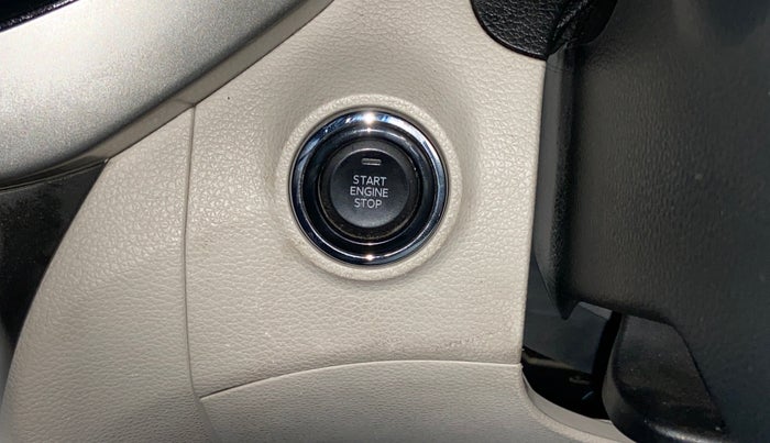 2021 Mahindra XUV300 W8 (O) 1.5 DIESEL, Diesel, Manual, 75,937 km, Keyless Start/ Stop Button