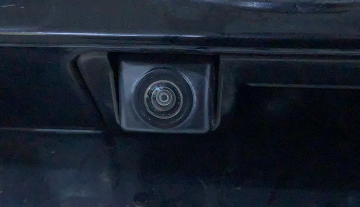 2021 Mahindra XUV300 W8 (O) 1.5 DIESEL, Diesel, Manual, 75,937 km, Parking Camera