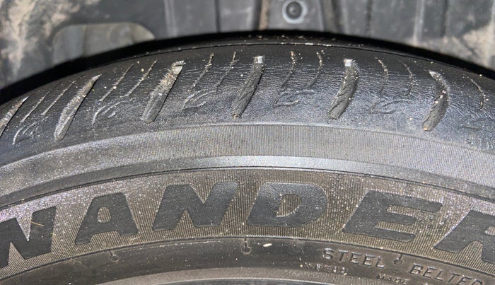 2021 Mahindra XUV300 W8 (O) 1.5 DIESEL, Diesel, Manual, 75,937 km, Left Rear Tyre Tread