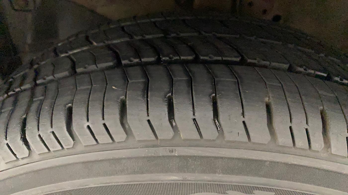 2017 Honda Amaze 1.2L I-VTEC S, Petrol, Manual, 55,701 km, Left Front Tyre Tread
