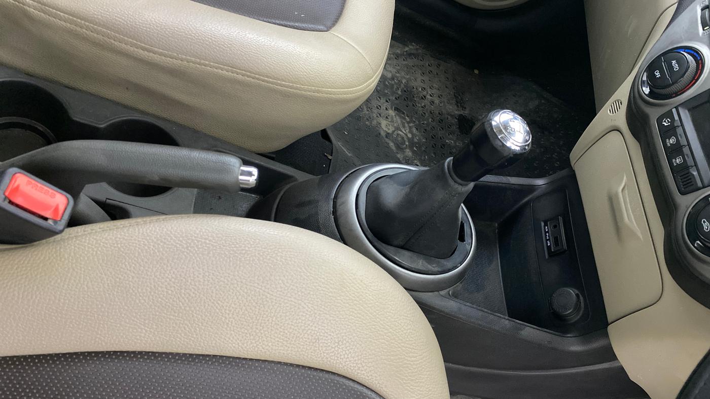 2013 Hyundai i20 SPORTZ 1.2, Petrol, Manual, 52,429 km, Gear Lever
