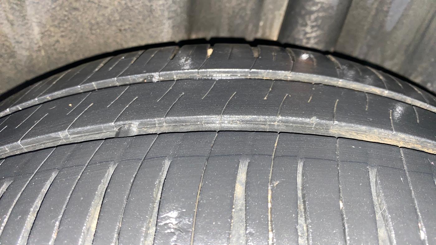 2015 Volkswagen Vento HIGHLINE 1.5 AT, Diesel, Automatic, 70,687 km, Left Rear Tyre Tread