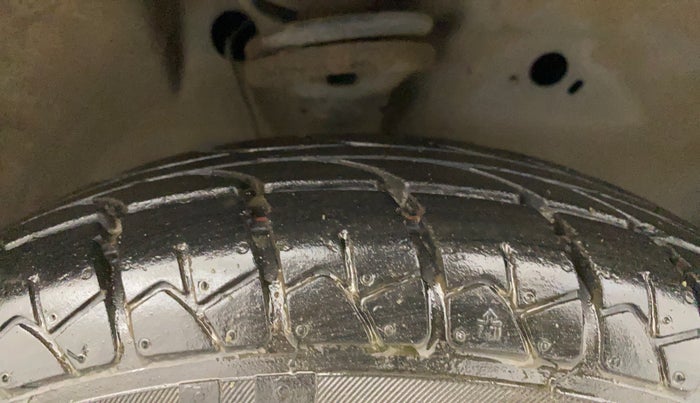 2018 Maruti Wagon R 1.0 LXI CNG, CNG, Manual, 28,926 km, Right Front Tyre Tread