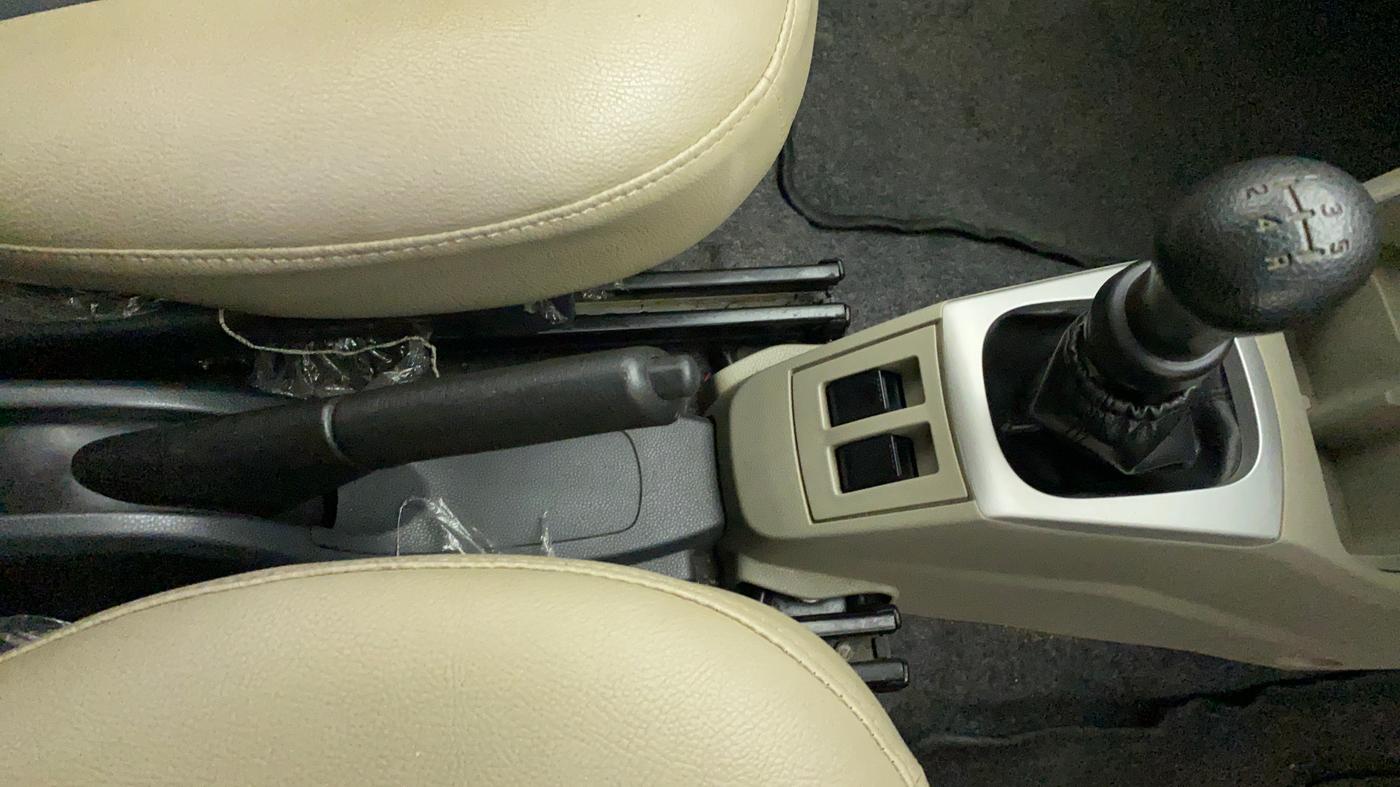 2015 Maruti Alto K10 VXI, Petrol, Manual, 25,335 km, Gear Lever
