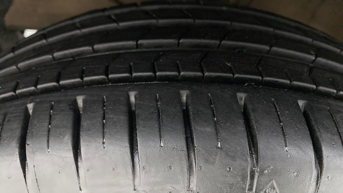 2021 Toyota Glanza G MT PETROL, Petrol, Manual, 4,948 km, Left Front Tyre Tread
