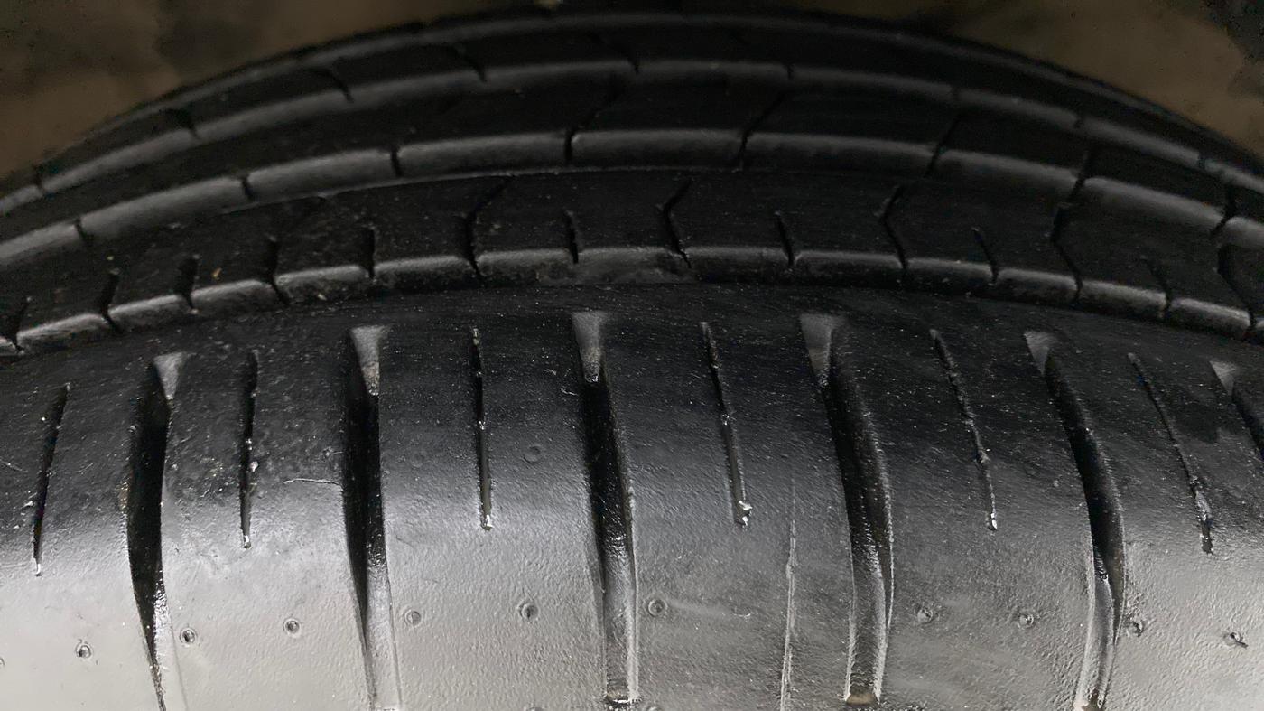 2021 Toyota Glanza G MT PETROL, Petrol, Manual, 4,948 km, Right Front Tyre Tread