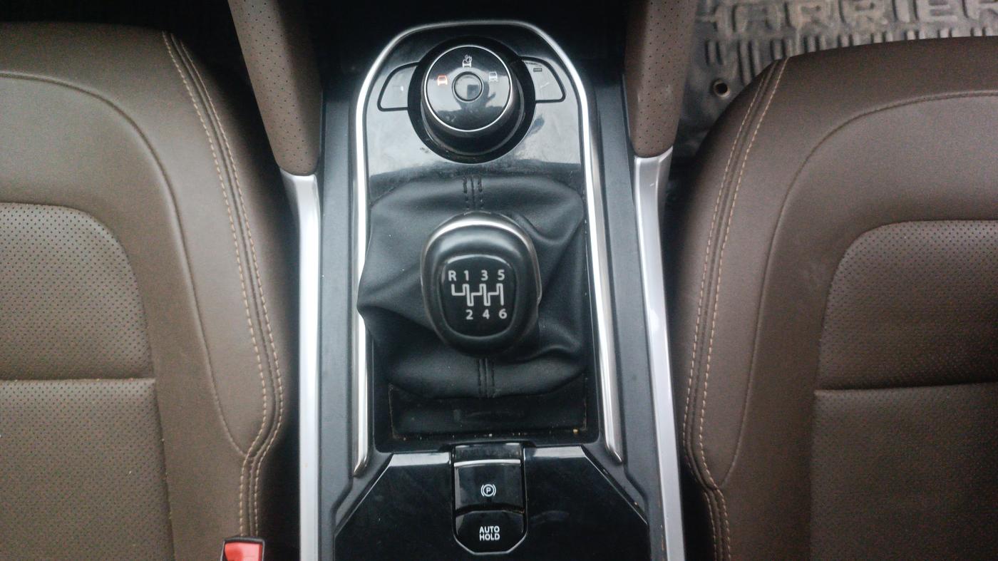 2023 Tata Harrier XZ Plus 2.0Lkryotec halo Dark Edition, Diesel, Manual, 17,494 km, Gear Lever