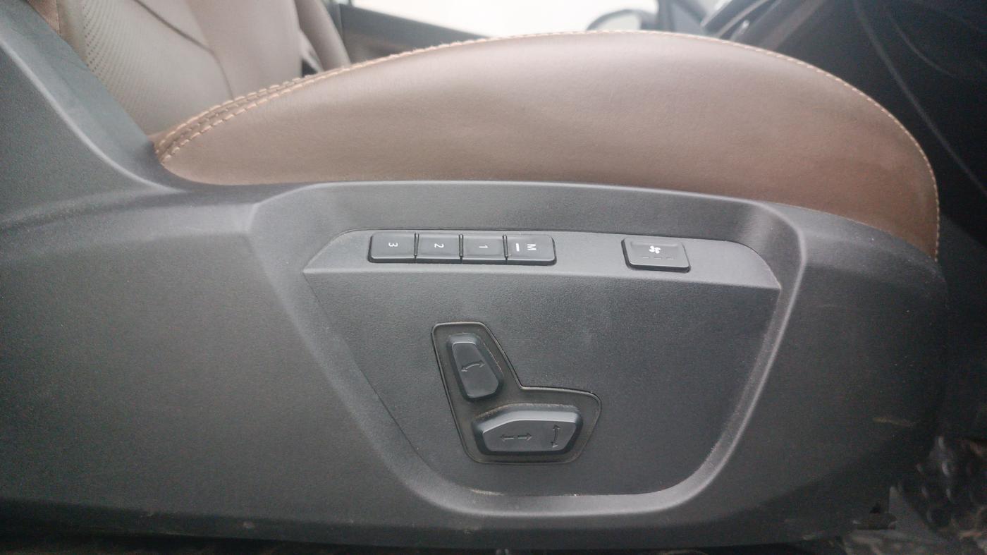 2023 Tata Harrier XZ Plus 2.0Lkryotec halo Dark Edition, Diesel, Manual, 17,494 km, Driver Side Adjustment Panel
