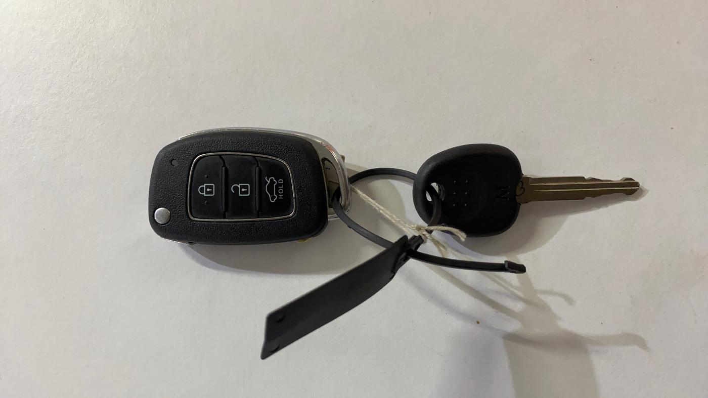 2020 Hyundai GRAND I10 NIOS SPORTZ AMT 1.2 KAPPA VTVT, Petrol, Automatic, 13,006 km, Key Close Up