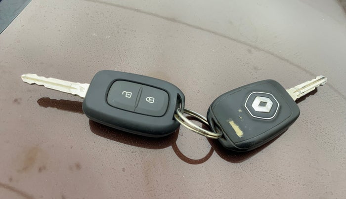 2020 Renault Duster RXZ 1.5 PETROL MT, Petrol, Manual, 63,077 km, Key Close Up