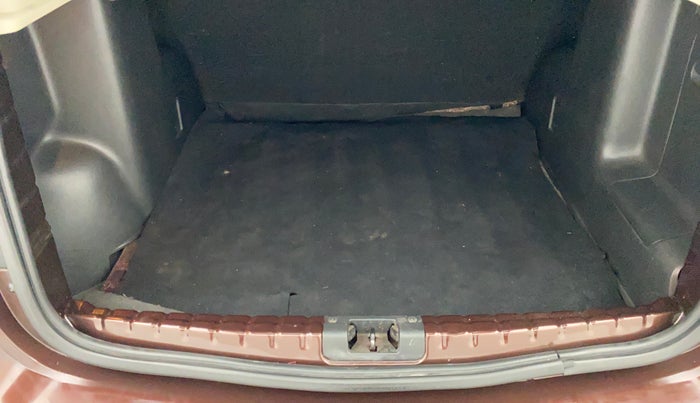 2020 Renault Duster RXZ 1.5 PETROL MT, Petrol, Manual, 63,077 km, Boot Inside