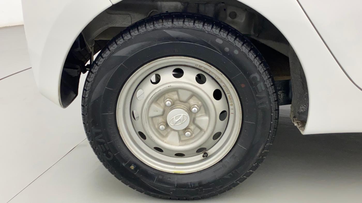2016 Hyundai Eon ERA +, Petrol, Manual, 28,775 km, Right Rear Wheel