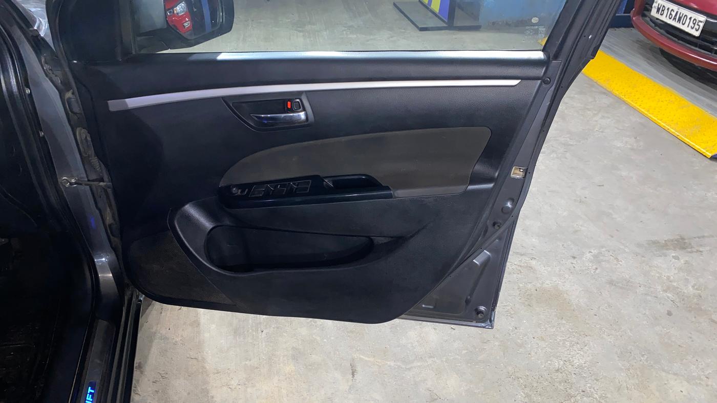 2015 Maruti Swift VXI, Petrol, Manual, 49,352 km, Driver Side Door Panels Control