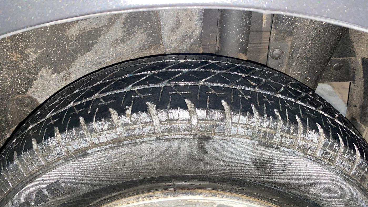 2015 Maruti Swift VXI, Petrol, Manual, 49,352 km, Left Rear Tyre Tread