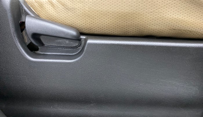 2017 Maruti Wagon R 1.0 VXI PLUS, Petrol, Manual, 81,787 km, Driver Side Adjustment Panel