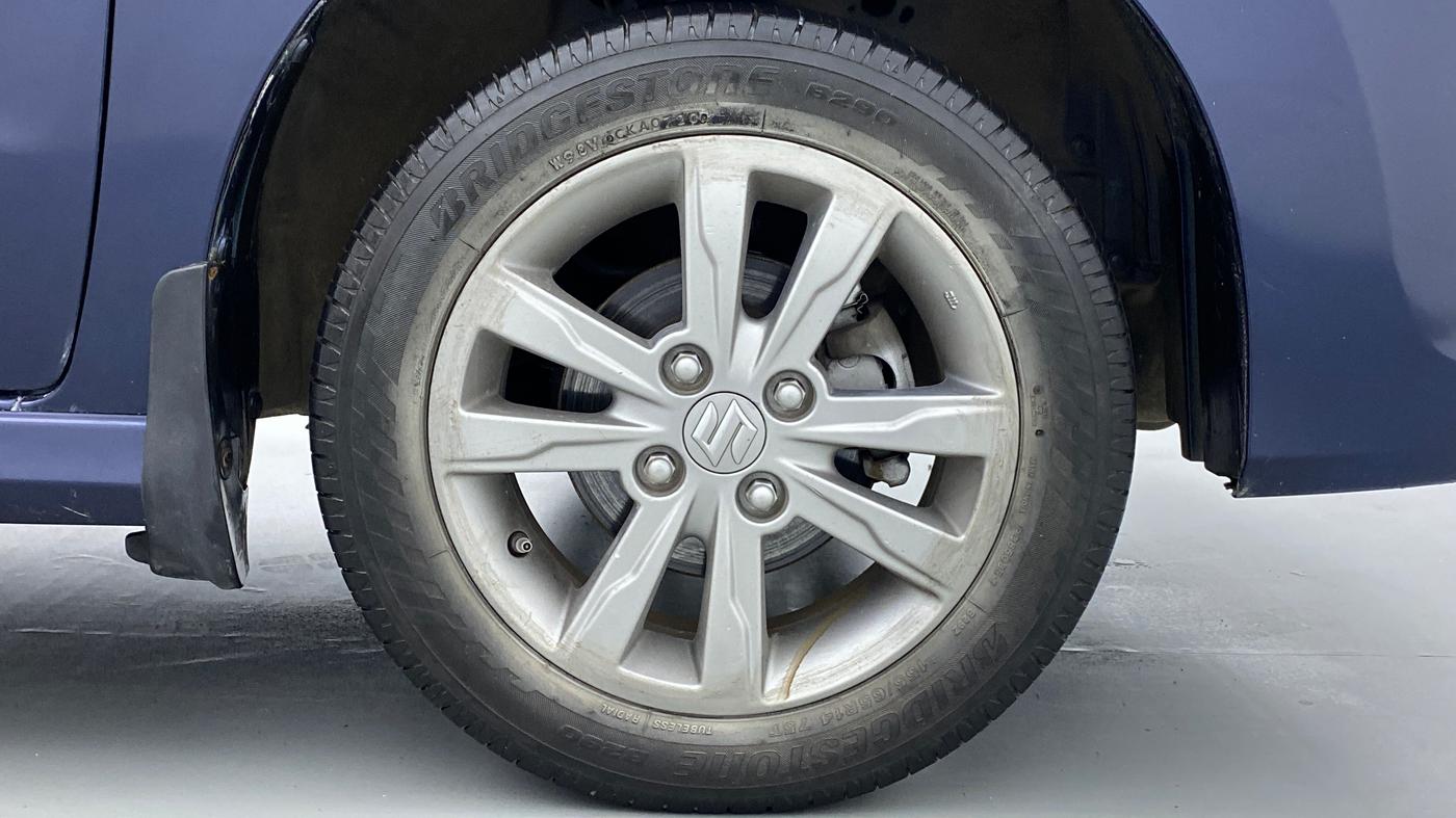 2017 Maruti Wagon R 1.0 VXI PLUS, Petrol, Manual, 81,787 km, Right Front Wheel