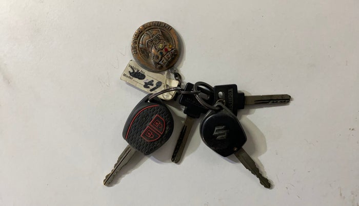 2015 Maruti Swift Dzire LXI (O), Petrol, Manual, 45,556 km, Key Close Up