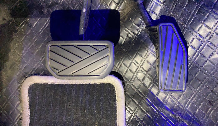 2019 Maruti Swift ZXI AMT, Petrol, Automatic, 60,934 km, Pedals